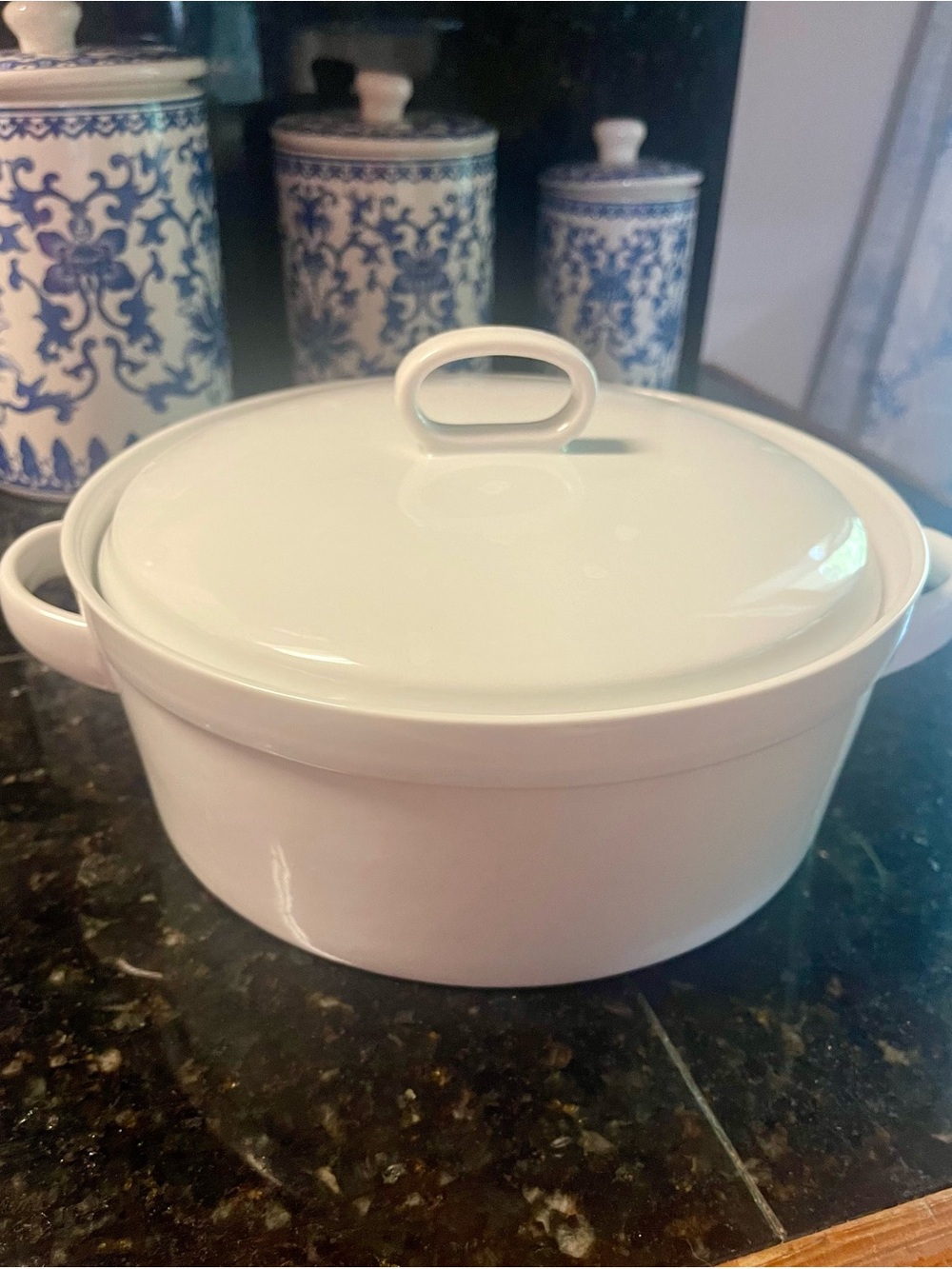 Crate & Barrel Lucerne 3 quart casserole - Picture 2 of 8